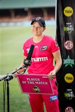 SYDNEY, AUSTRALIA - NOVEMBER 22: Player of the match Alyssa Healy of the Sixers during the Women's Big Bash League WBBL match between the Melbourne Stars and the Sydney Sixers at North Sydney Oval, on November 22, 2020, in Sydney, Australia. (Photo by Hanna Lassen/Getty Images)