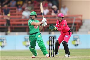 SYDNEY, AUSTRALIA - NOVEMBER 22: Nat Scriver of the Stars bats during the Women's Big Bash League WBBL match between the Melbourne Stars and the Sydney Sixers at North Sydney Oval, on November 22, 2020, in Sydney, Australia. (Photo by Cameron Spencer/Getty Images)