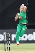 SYDNEY, AUSTRALIA - NOVEMBER 22: Nat Scriver of the Stars bowls during the Women's Big Bash League WBBL match between the Melbourne Stars and the Sydney Sixers at North Sydney Oval, on November 22, 2020, in Sydney, Australia. (Photo by Cameron Spencer/Getty Images)
