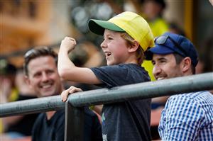 SYDNEY, AUSTRALIA - NOVEMBER 22: Fans cheer on during the Women's Big Bash League WBBL match between the Melbourne Stars and the Sydney Sixers at North Sydney Oval, on November 22, 2020, in Sydney, Australia. (Photo by Hanna Lassen/Getty Images)