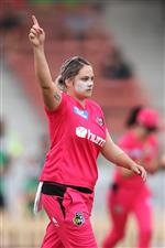 SYDNEY, AUSTRALIA - NOVEMBER 22: Dane van Niekerk of the Sixers celebrates dismissing Mignon du Preez of the Stars during the Women's Big Bash League WBBL match between the Melbourne Stars and the Sydney Sixers at North Sydney Oval, on November 22, 2020, in Sydney, Australia. (Photo by Cameron Spencer/Getty Images)