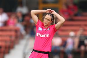 SYDNEY, AUSTRALIA - NOVEMBER 22: Ellyse Perry of the Sixers reacts after bowling during the Women's Big Bash League WBBL match between the Melbourne Stars and the Sydney Sixers at North Sydney Oval, on November 22, 2020, in Sydney, Australia. (Photo by Cameron Spencer/Getty Images)