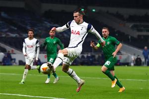 LONDON, ENGLAND - NOVEMBER 26: Gareth Bale of Tottenham Hotspur has a shot during the UEFA Europa League Group J stage match between Tottenham Hotspur and PFC Ludogorets Razgrad at Tottenham Hotspur Stadium on November 26, 2020 in London, England. Sporting stadiums around the UK remain under strict restrictions due to the Coronavirus Pandemic as Government social distancing laws prohibit fans inside venues resulting in games being played behind closed doors. (Photo by Clive Rose/Getty Images)
