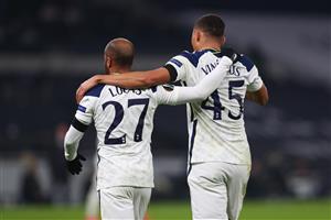 LONDON, ENGLAND - NOVEMBER 26: Lucas Moura of Tottenham Hotspur (right) celebrates with Carlos Vinicius of Tottenham Hotspur after scoring his teams fourth goal during the UEFA Europa League Group J stage match between Tottenham Hotspur and PFC Ludogorets Razgrad at Tottenham Hotspur Stadium on November 26, 2020 in London, England. Sporting stadiums around the UK remain under strict restrictions due to the Coronavirus Pandemic as Government social distancing laws prohibit fans inside venues resulting in games being played behind closed doors. (Photo by Clive Rose/Getty Images)