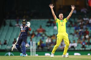 SYDNEY, AUSTRALIA - NOVEMBER 29: Josh Hazlewood of Australia appeals for lbw during game two of the One Day International series between Australia and India at Sydney Cricket Ground on November 29, 2020 in Sydney, Australia. (Photo by Cameron Spencer/Getty Images)