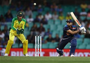 SYDNEY, AUSTRALIA - NOVEMBER 29: Virat Kohli of India bats during game two of the One Day International series between Australia and India at Sydney Cricket Ground on November 29, 2020 in Sydney, Australia. (Photo by Ryan Pierse/Getty Images)