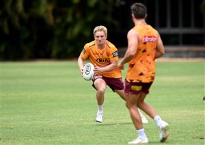 BRISBANE, AUSTRALIA - DECEMBER 01: Tom Dearden looks to take on the defence during a Brisbane Broncos NRL training session at the Clive Berghofer Centre on December 01, 2020 in Brisbane, Australia. (Photo by Bradley Kanaris/Getty Images)