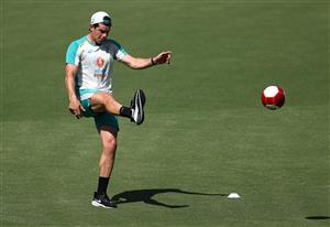 CANBERRA, AUSTRALIA - DECEMBER 01: Moises Henriques of Australia trains during an Australian ODI nets session at Manuka Oval on December 01, 2020 in Canberra, Australia. (Photo by Ryan Pierse/Getty Images)