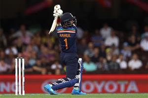 SYDNEY, AUSTRALIA - DECEMBER 06: KL Rahul of India bats during game two of the Twenty20 International series between Australia and India at Sydney Cricket Ground on December 06, 2020 in Sydney, Australia. (Photo by Ryan Pierse/Getty Images)