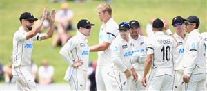 HAMILTON, NEW ZEALAND - DECEMBER 06: Daryl Mitchell, Henry Nicholls, Kyle Jamieson, Tom Latham, Tom Blundell, Neil Wagner, Will Young and Ross Taylor of New Zealand (L-R) react after Jamieson dismissed Alzarri Joseph of the West Indies during day four of the First Test match in the series between New Zealand and the West Indies at Seddon Park on December 06, 2020 in Hamilton, New Zealand. (Photo by Kai Schwoerer/Getty Images)