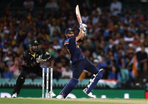 SYDNEY, AUSTRALIA - DECEMBER 08: Virat Kohli of India bats as Matthew Wade of Australia keeps wicket during game three of the Twenty20 International series between Australia and India at Sydney Cricket Ground on December 08, 2020 in Sydney, Australia. (Photo by Ryan Pierse/Getty Images)