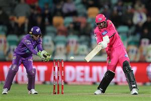 HOBART, AUSTRALIA - DECEMBER 10: James Vince of the Sixers bats during the Big Bash League match between the Hobart Hurricanes and Sydney Sixers at Blundstone Arena, on December 10, 2020, in Hobart, Australia. (Photo by Matt King/Getty Images)