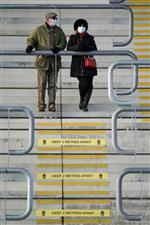 CHELTENHAM, ENGLAND - DECEMBER 11: Racegoers at Cheltenham Racecourse on December 11, 2020 in Cheltenham, England. Owners and a limited number of the public are allowed to attend the meeting due to the Coronavirus pandemic. (Photo by Alan Crowhurst/Getty Images)
