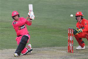 HOBART, AUSTRALIA - DECEMBER 13: Josh Philippe of the Sixers plays a shot during the Big Bash League match between the Sydney Sixers and the Melbourne Renegades at Blundstone Arena, on December 13, 2020, in Hobart, Australia. (Photo by Steve Bell/Getty Images)