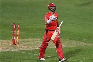 HOBART, AUSTRALIA - DECEMBER 13: Shaun Marsh of the Renegades tosses his bat after being dismissed during the Big Bash League match between the Sydney Sixers and the Melbourne Renegades at Blundstone Arena, on December 13, 2020, in Hobart, Australia. (Photo by Steve Bell/Getty Images)