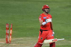 HOBART, AUSTRALIA - DECEMBER 13: Shaun Marsh of the Renegades tosses his bat after being dismissed during the Big Bash League match between the Sydney Sixers and the Melbourne Renegades at Blundstone Arena, on December 13, 2020, in Hobart, Australia. (Photo by Steve Bell/Getty Images)