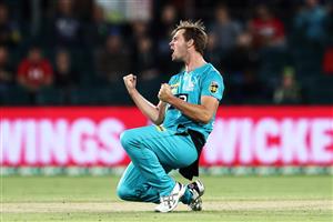 CANBERRA, AUSTRALIA - DECEMBER 14: Mark Steketee of the Heat
celebrates after claiming the wicket of Ben Cutting of the Thunder during the Big Bash League match between the Sydney Thunder and the Brisbane Heat at Manuka Oval, on December 14, 2020, in Canberra, Australia. (Photo by Brendon Thorne/Getty Images)