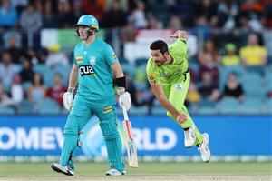 CANBERRA, AUSTRALIA - DECEMBER 14: Ben Cutting of the Thunder bowls during the Big Bash League match between the Sydney Thunder and the Brisbane Heat at Manuka Oval, on December 14, 2020, in Canberra, Australia. (Photo by Brendon Thorne/Getty Images)