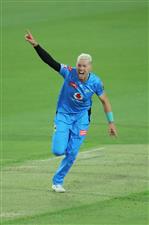 LAUNCESTON, AUSTRALIA - DECEMBER 15: Peter Siddle of the Strikers celebrates taking his fifth wicket of Riley Meredith of the Hurricanes during the Big Bash League match between Hobart Hurricanes and Adelaide Strikers at University of Tasmania Stadium, on December 15, 2020, in Launceston, Australia. (Photo by Matt King/Getty Images)