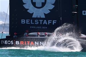 AUCKLAND, NEW ZEALAND - DECEMBER 15: INEOS Team UK gets racing during a practice session ahead of the 2021 America's Cup on December 15, 2020 in Auckland, New Zealand. (Photo by Fiona Goodall/Getty Images)