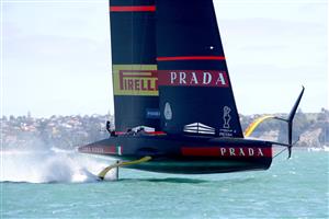 AUCKLAND, NEW ZEALAND - DECEMBER 17: Emirates Team New Zealand skippered by Peter Burling against Luna Rossa Prada Pirelli Team, skippered by Max Sirena in the first race of the America's Cup World Series on Auckland Harbour on December 17, 2020 in Auckland, New Zealand. (Photo by Phil Walter/Getty Images)
