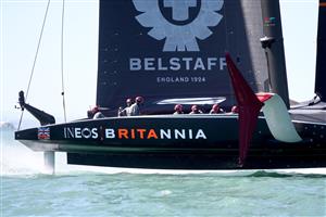 AUCKLAND, NEW ZEALAND - DECEMBER 17: Luna Rossa Prada Pirelli Team, skippered by Max Sirena against INEOS Team UK, skippered by Ben Ainslie in the third race of the the America's Cup World Series on Auckland Harbour on December 17, 2020 in Auckland, New Zealand. (Photo by Phil Walter/Getty Images)