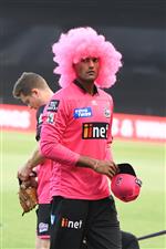 HOBART, AUSTRALIA - DECEMBER 20: Gurinder Sandhu of the Sixers warms up during the Big Bash League match between the Sydney Sixers and the Adelaide Strikers at Blundstone Arena, on December 20, 2020, in Hobart, Australia. (Photo by Steve Bell/Getty Images)