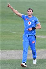 HOBART, AUSTRALIA - DECEMBER 20: Daniel Worrall of the Strikers celebrates the wicket of Jack Edwards of the Sixers
during the Big Bash League match between the Sydney Sixers and the Adelaide Strikers at Blundstone Arena, on December 20, 2020, in Hobart, Australia. (Photo by Steve Bell/Getty Images)