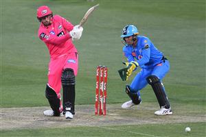 HOBART, AUSTRALIA - DECEMBER 20: James Vince of the Sixers bats during the Big Bash League match between the Sydney Sixers and the Adelaide Strikers at Blundstone Arena, on December 20, 2020, in Hobart, Australia. (Photo by Steve Bell/Getty Images)