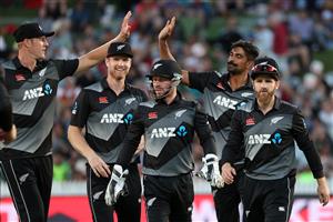 HAMILTON, NEW ZEALAND - DECEMBER 20: The Black Caps celebrate a wicket during the game two of the International T20 series between New Zealand and Pakistan at Seddon Park on December 20, 2020 in Hamilton, New Zealand. (Photo by Fiona Goodall/Getty Images)