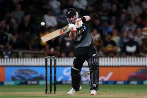 HAMILTON, NEW ZEALAND - DECEMBER 20: Tim Seifert of New Zealand takes a shot during game two of the International T20 series between New Zealand and Pakistan at Seddon Park on December 20, 2020 in Hamilton, New Zealand. (Photo by Fiona Goodall/Getty Images)