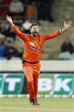 CANBERRA, AUSTRALIA - DECEMBER 22: Andrew Tye of the Perth Scorchers appeals for caught behind during the Big Bash League match between the Sydney Thunder and the Perth Scorchers at Manuka Oval, on December 22, 2020, in Canberra, Australia. (Photo by Darrian Traynor/Getty Images)