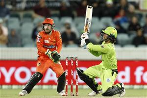 CANBERRA, AUSTRALIA - DECEMBER 22: First gamer Oliver Davies of the Thunder bats during the Big Bash League match between the Sydney Thunder and the Perth Scorchers at Manuka Oval, on December 22, 2020, in Canberra, Australia. (Photo by Darrian Traynor/Getty Images)