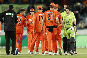 CANBERRA, AUSTRALIA - DECEMBER 22: Callum Ferguson of the Thunder shakes hands with Scorches players after the Big Bash League match between the Sydney Thunder and the Perth Scorchers at Manuka Oval, on December 22, 2020, in Canberra, Australia. (Photo by Darrian Traynor/Getty Images)