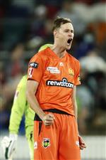CANBERRA, AUSTRALIA - DECEMBER 22: Jason Behrendorff of the Perth Scorchers celebrates the wicket of Alex Hales of the Thunder during the Big Bash League match between the Sydney Thunder and the Perth Scorchers at Manuka Oval, on December 22, 2020, in Canberra, Australia. (Photo by Darrian Traynor/Getty Images)