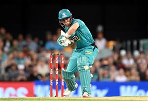 BRISBANE, AUSTRALIA - DECEMBER 27: Jimmy Peirson of the Heat plays a shot during the Big Bash League match between the Brisbane Heat and the Hobart Hurricanes at The Gabba, on December 27, 2020, in Brisbane, Australia. (Photo by Bradley Kanaris/Getty Images)