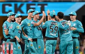 BRISBANE, AUSTRALIA - DECEMBER 27: Lewis Gregory of the Heat celebrates taking a wicket during the Big Bash League match between the Brisbane Heat and the Hobart Hurricanes at The Gabba, on December 27, 2020, in Brisbane, Australia. (Photo by Bradley Kanaris/Getty Images)