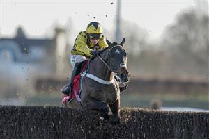 SUNBURY, ENGLAND - DECEMBER 27: Nico de Boinville riding Shishkin clear the last to win The Ladbrokes Wayward Lad Novices' Chase at Kempton Park Racecourse on December 27, 2020 in Sunbury, England. Owners are allowed to attend if they have a runner at the meeting otherwise racing remains behind closed doors to the public due to the Coronavirus pandemic. (Photo by Alan Crowhurst/Getty Images)