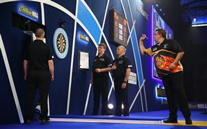 LONDON, ENGLAND - DECEMBER 28: José de Sousa of Portugal in action during his third round match against Mervyn King of England during day eleven of the PDC William Hill World Darts Championship at Alexandra Palace on December 28, 2020 in London, England. (Photo by Luke Walker/Getty Images)