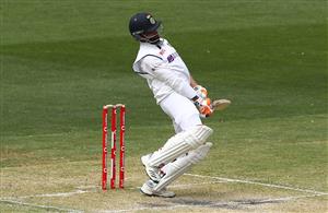 MELBOURNE, AUSTRALIA - DECEMBER 28: Ravindra Jadeja of India avoids a bouncer from Mitchell Starc of Australia during day three of the Second Test match between Australia and India at Melbourne Cricket Ground on December 28, 2020 in Melbourne, Australia. (Photo by Robert Cianflone/Getty Images)