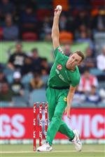CANBERRA, AUSTRALIA - DECEMBER 29: Billy Stanlake of the Stars bowls during the Big Bash League match between Sydney Thunder and the Melbourne Stars at Manuka Oval, on December 29, 2020, in Canberra, Australia. (Photo by Mike Owen/Getty Images)