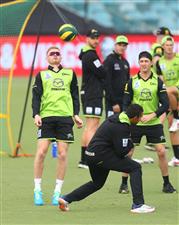 CANBERRA, AUSTRALIA - DECEMBER 29: Sam Billings of the Thunder warms up prior to the Big Bash League match between Sydney Thunder and the Melbourne Stars at Manuka Oval, on December 29, 2020, in Canberra, Australia. (Photo by Mike Owen/Getty Images)