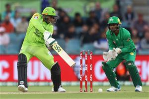 CANBERRA, AUSTRALIA - DECEMBER 29: Usman Khawaja of the Thunder bats during the Big Bash League match between Sydney Thunder and the Melbourne Stars at Manuka Oval, on December 29, 2020, in Canberra, Australia. (Photo by Mike Owen/Getty Images)