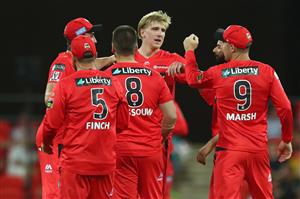GOLD COAST, AUSTRALIA - DECEMBER 29: Will Sutherland of the Renegades celebrates a wicket during the Big Bash League match between the Melbourne Renegades and the Sydney Sixers at Metricon Stadium, on December 29, 2020, in Gold Coast, Australia. (Photo by Chris Hyde/Getty Images)