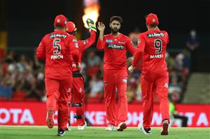 GOLD COAST, AUSTRALIA - DECEMBER 29: Imad Wasim of the Renegades celebrates after dismissing Josh Philippe of the Sixers during the Big Bash League match between the Melbourne Renegades and the Sydney Sixers at Metricon Stadium, on December 29, 2020, in Gold Coast, Australia. (Photo by Chris Hyde/Getty Images)