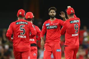 GOLD COAST, AUSTRALIA - DECEMBER 29: Imad Wasim of the Renegades celebrates after dismissing Josh Philippe of the Sixers during the Big Bash League match between the Melbourne Renegades and the Sydney Sixers at Metricon Stadium, on December 29, 2020, in Gold Coast, Australia. (Photo by Chris Hyde/Getty Images)