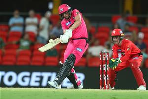 GOLD COAST, AUSTRALIA - DECEMBER 29: James Vince of the Sixers bats during the Big Bash League match between the Melbourne Renegades and the Sydney Sixers at Metricon Stadium, on December 29, 2020, in Gold Coast, Australia. (Photo by Chris Hyde/Getty Images)