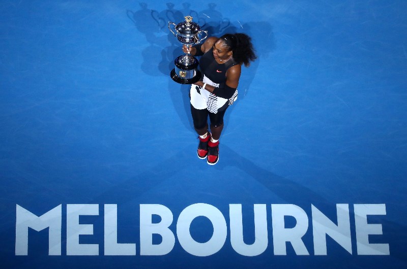 Serena Williams australian open trophy