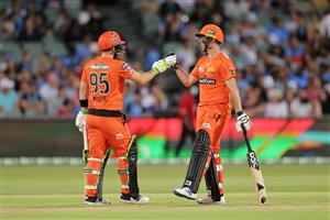 ADELAIDE, AUSTRALIA - DECEMBER 31: Josh Inglis of the Perth Scorchers celebrates during the Big Bash League match between the Adelaide Strikers and the Perth Scorchers at Adelaide Oval, on December 31, 2020, in Adelaide, Australia. (Photo by Daniel Kalisz/Getty Images)