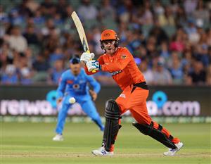 ADELAIDE, AUSTRALIA - DECEMBER 31: Jason Roy of the Perth Scorchers bats during the Big Bash League match between the Adelaide Strikers and the Perth Scorchers at Adelaide Oval, on December 31, 2020, in Adelaide, Australia. (Photo by Daniel Kalisz/Getty Images)